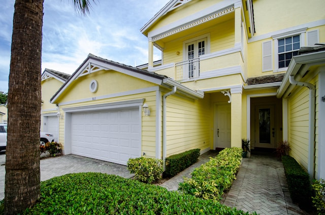 view of front of house featuring a garage