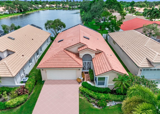 bird's eye view featuring a water view