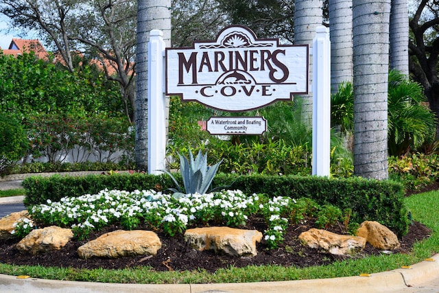 view of community / neighborhood sign