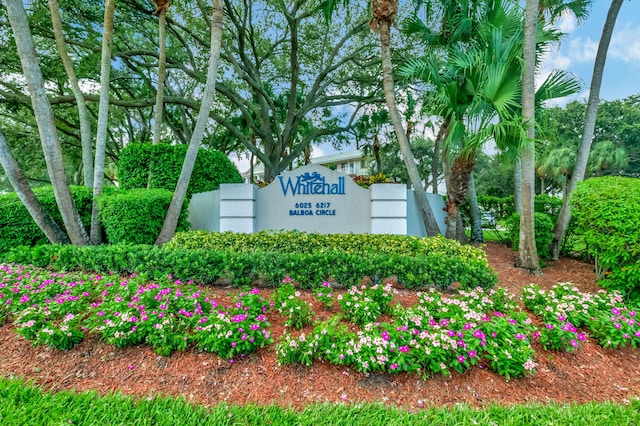 view of community / neighborhood sign