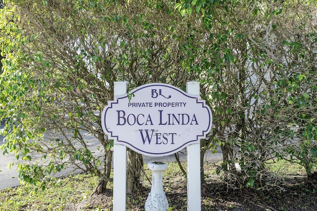 view of community / neighborhood sign