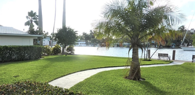 view of yard featuring a water view