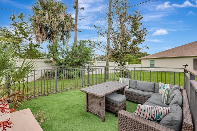 view of yard with outdoor lounge area