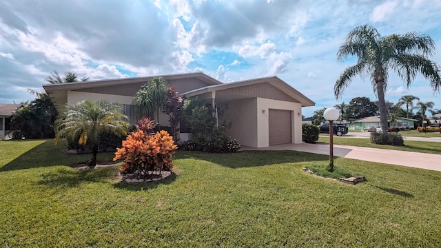 view of front of house featuring a front yard