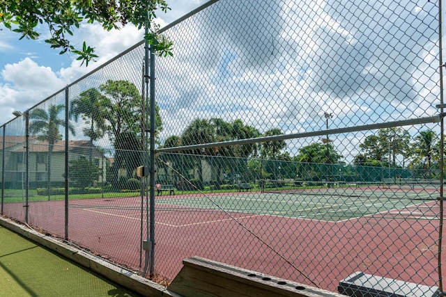 337 Knotty Pine Cir Unit D2, Greenacres, FL 33463 - view of sport court with fence