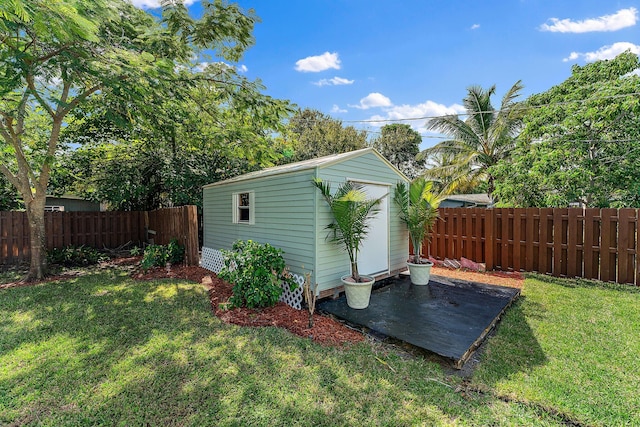 view of outdoor structure featuring a yard