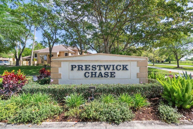 view of community / neighborhood sign