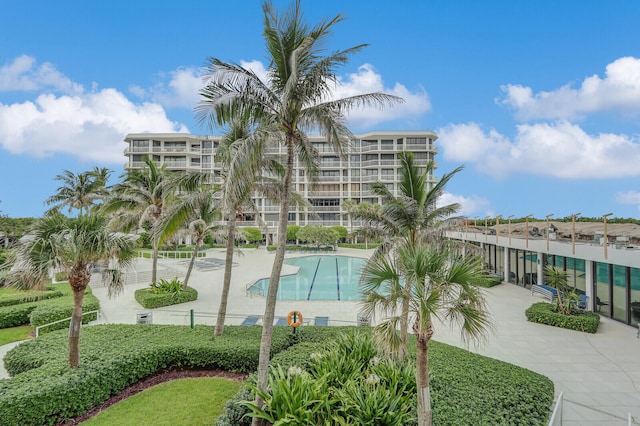 view of swimming pool