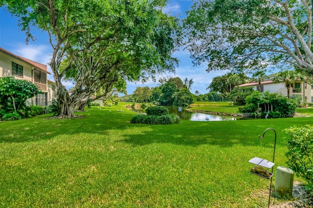 view of yard featuring a water view