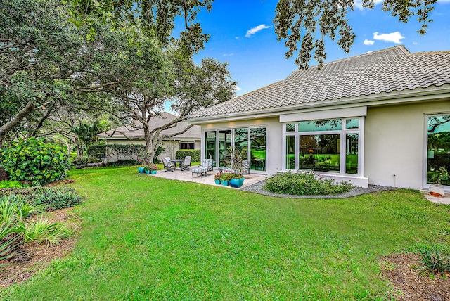 view of yard with a patio