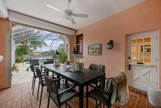 dining space with ceiling fan