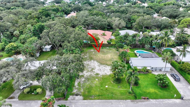 Listing photo 2 for 2404 Holly Ln, Palm Beach Gardens FL 33410