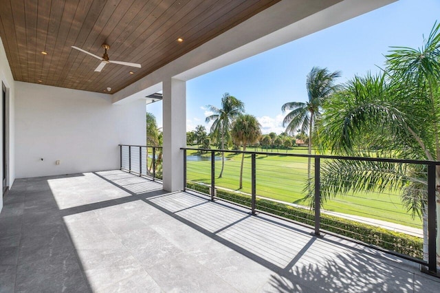 balcony featuring ceiling fan