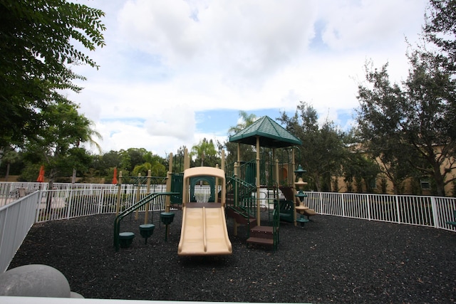 5946 Monterra Club Dr, Lake Worth, FL 33463 - communal playground featuring fence