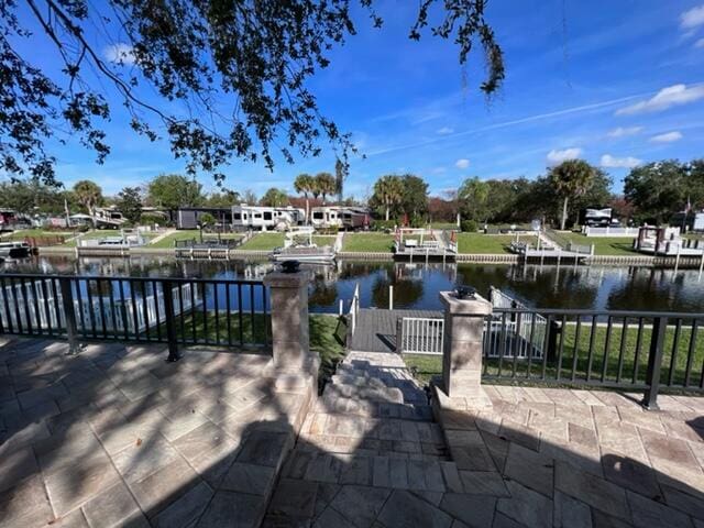 Listing photo 3 for 436 Waterway Dr, Lake Wales FL 33898