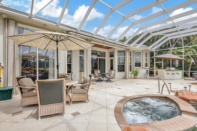 sunroom with vaulted ceiling