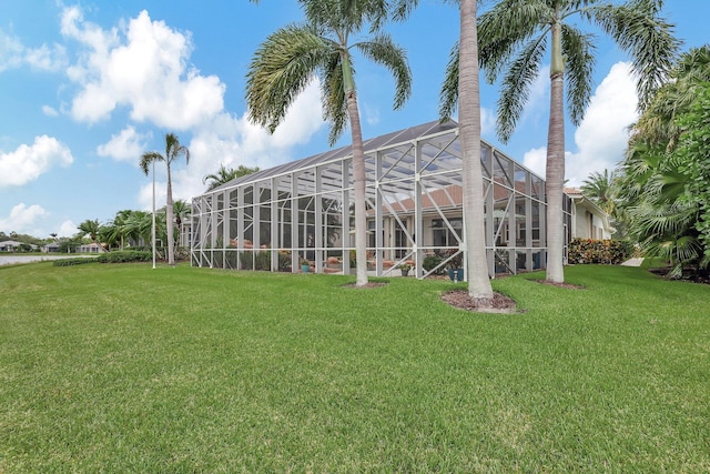 view of yard with a lanai