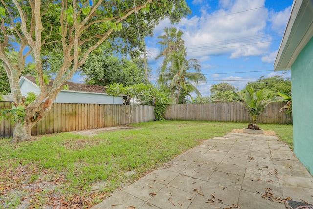 view of yard with a patio