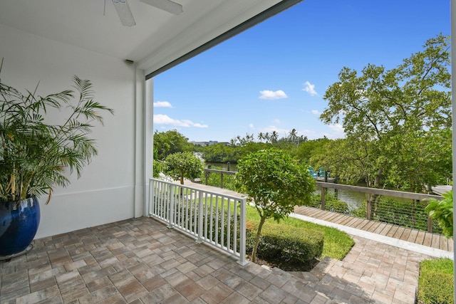 balcony with ceiling fan