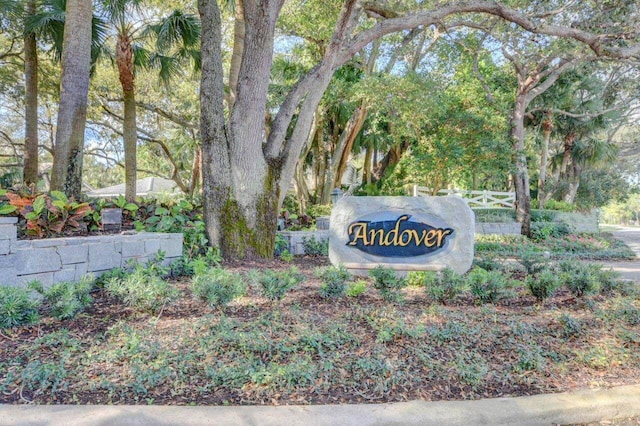 view of community / neighborhood sign