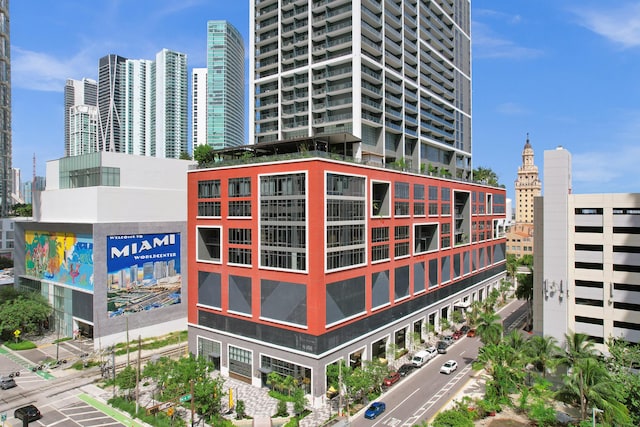601 NE 1st Ave Unit 4813, Miami, FL 33132 - view of property featuring a view of skyline