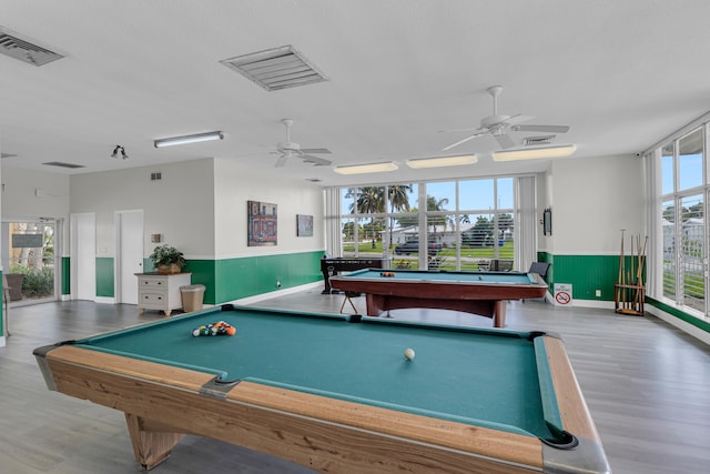 rec room with ceiling fan, billiards, and hardwood / wood-style floors