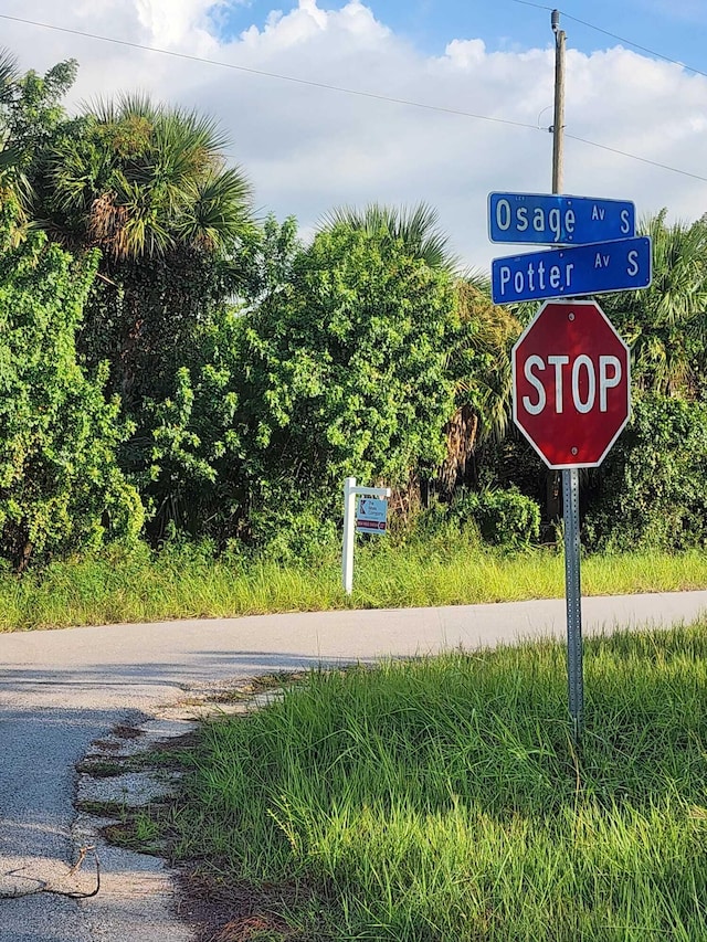 Listing photo 2 for 539 Osage Ave S, Lehigh Acres FL 33974