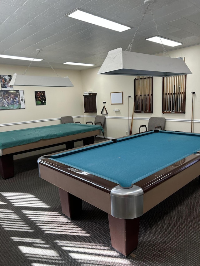 playroom featuring carpet floors and billiards