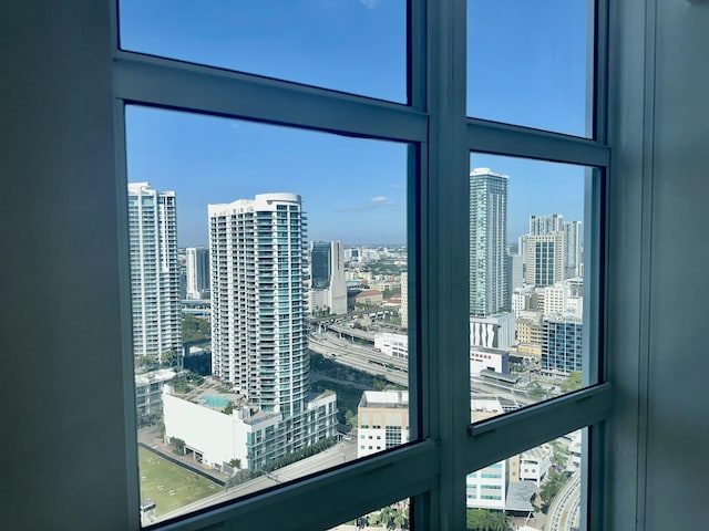 41 SE 5th St Unit 2017, Miami, FL 33131 - detailed view of a view of city