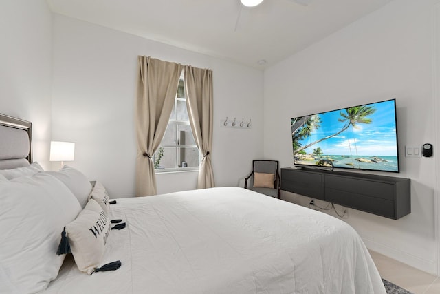 bedroom featuring ceiling fan