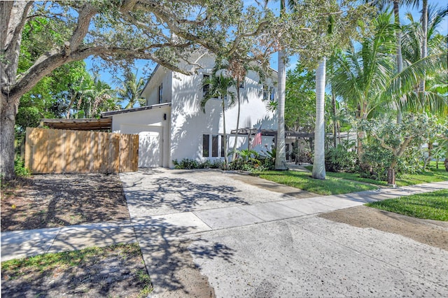 view of front of property