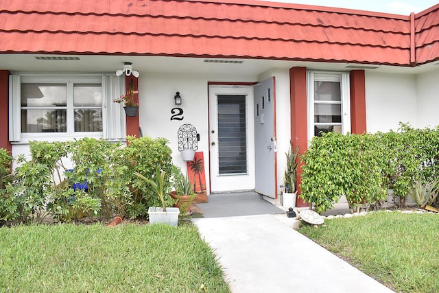 property entrance with a porch