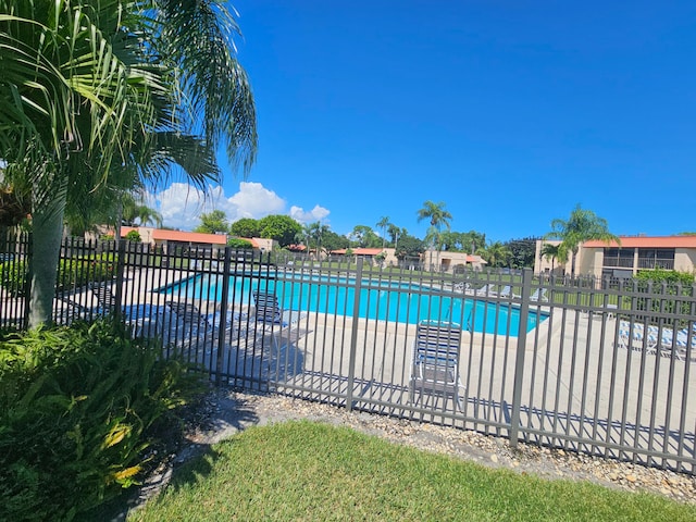 view of swimming pool