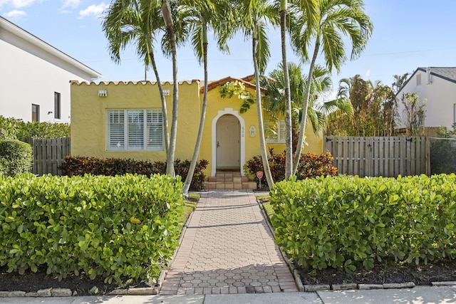 view of mediterranean / spanish-style house