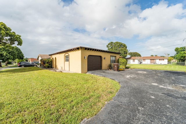 exterior space featuring a yard