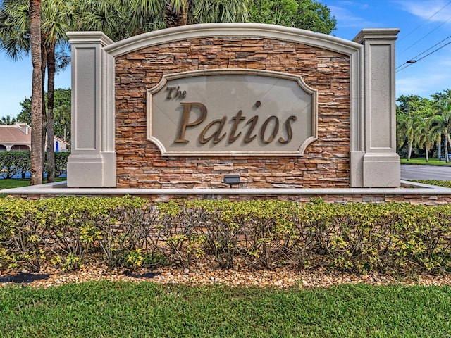 view of community / neighborhood sign