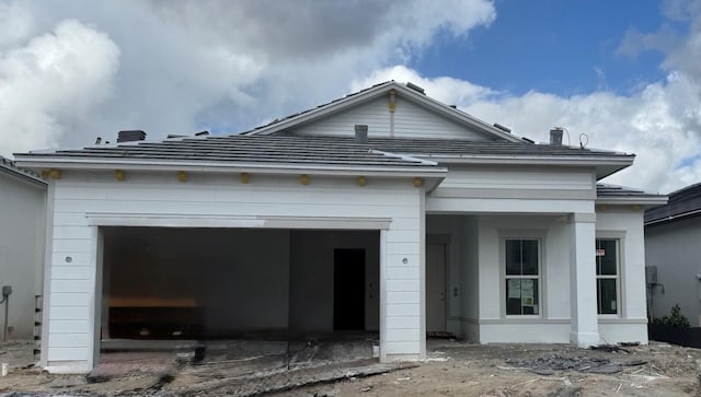 view of front facade with a garage