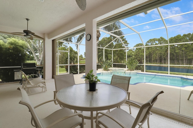 8100 Alister Pl, Port Saint Lucie, FL 34986 - sunroom featuring a ceiling fan, a jacuzzi, and a swimming pool