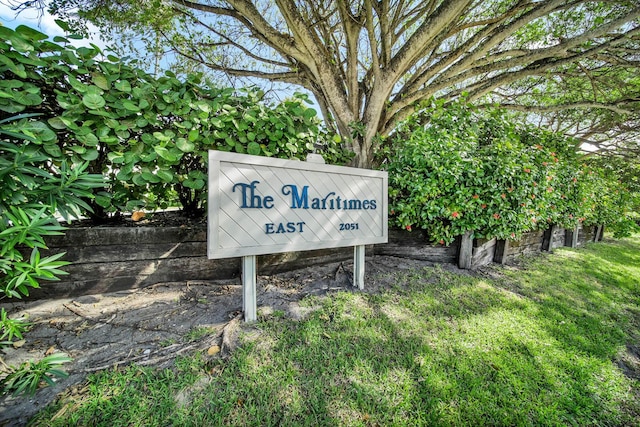 view of community / neighborhood sign