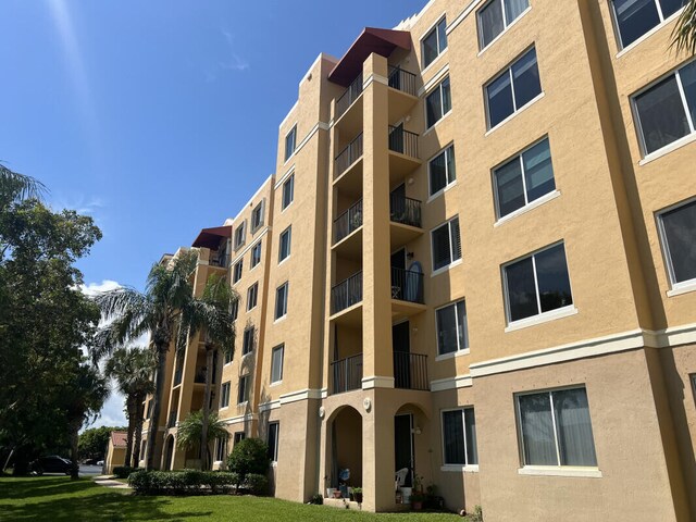 Listing photo 3 for 1200 Scotia Dr Unit 304, Hypoluxo FL 33462