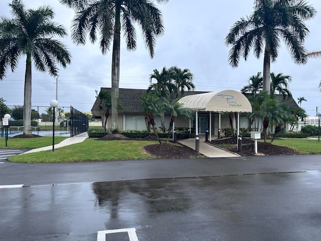 view of front of house