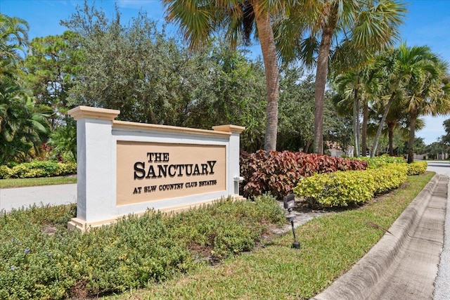 view of community / neighborhood sign