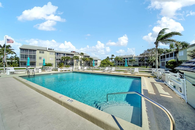 view of swimming pool