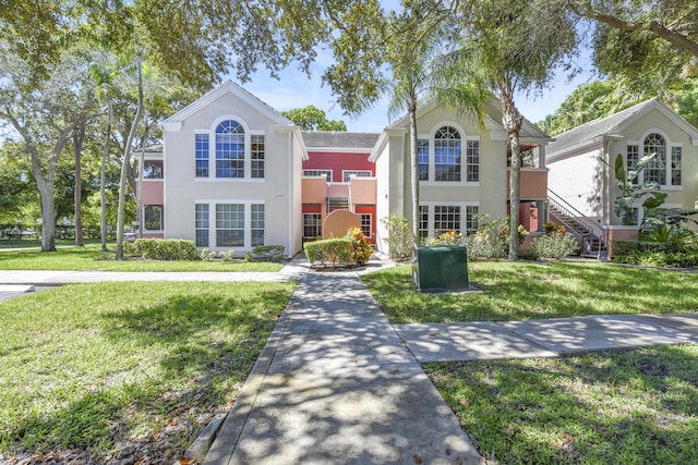 view of front of property with a front yard