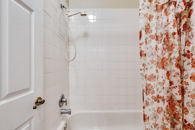 bathroom featuring shower / tub combo