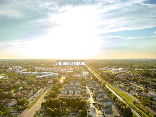 view of aerial view at dusk