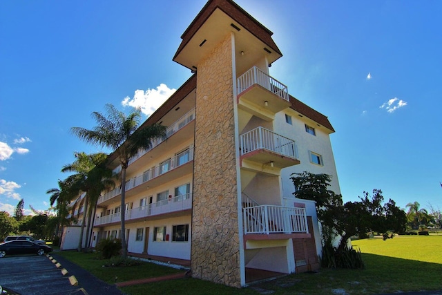 view of building exterior