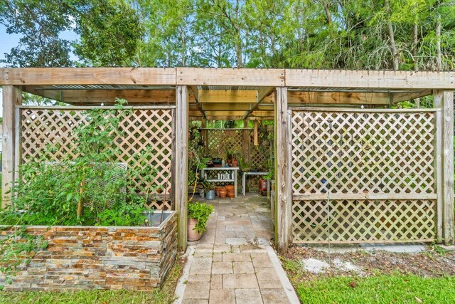 view of patio featuring a fire pit