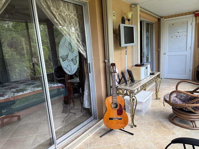 29 Lake Vista Trl Unit 201, Port Saint Lucie, FL 34952 - view of sunroom / solarium