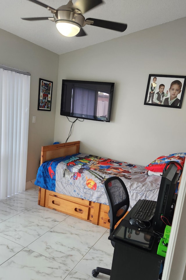 bedroom with ceiling fan